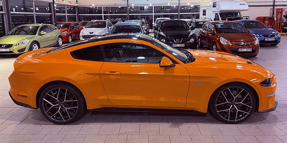 Ford Mustang 12 of 30