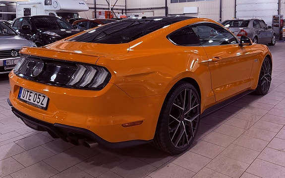 Ford Mustang 3 of 5