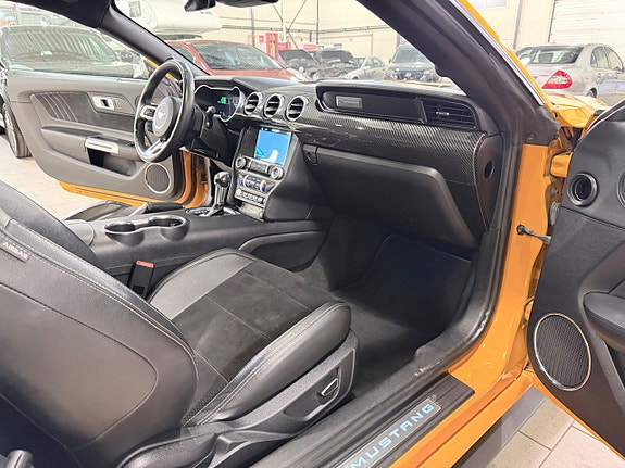 Ford Mustang 23 of 30