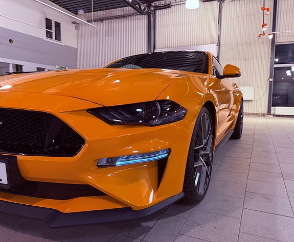 Ford Mustang 6 of 30