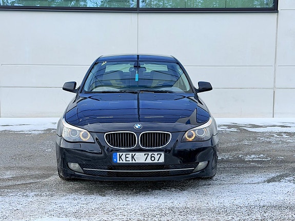 BMW 520d 3 of 5