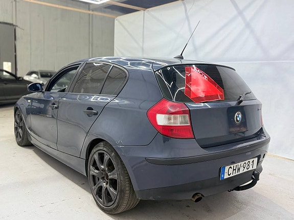 BMW 120i 5 of 10