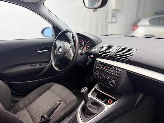 BMW 120i 8 of 12