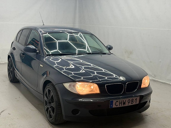 BMW 120i 3 of 12