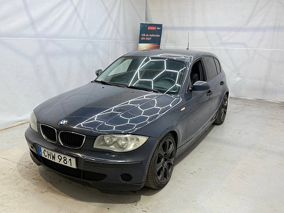 BMW 120i 2 of 10