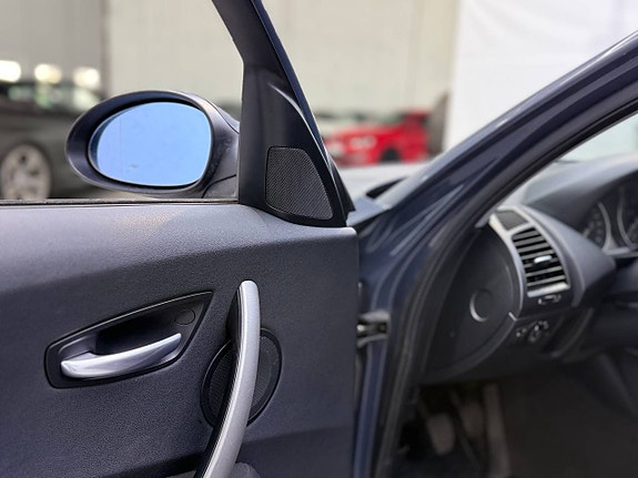 BMW 120i 8 of 10