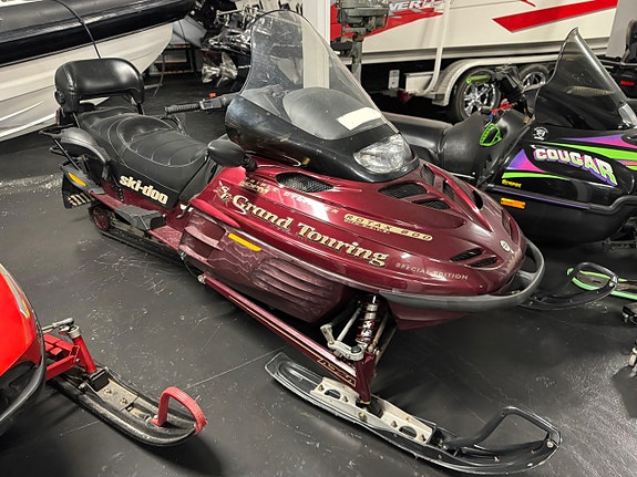 Ski-Doo Grand Touring SE Rotax 800 Triple