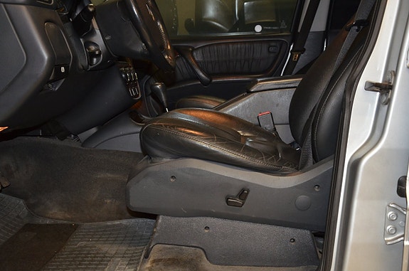 Mercedes-Benz ML270 15 of 21