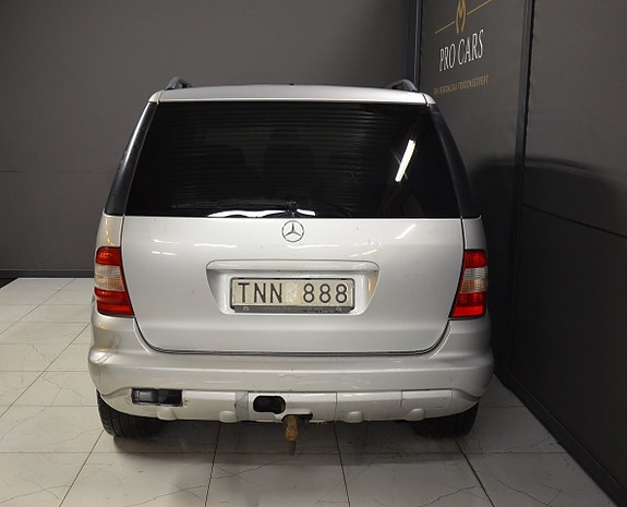 Mercedes-Benz ML270 8 of 21