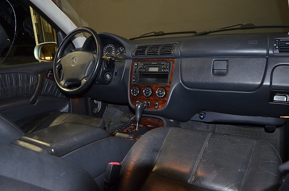 Mercedes-Benz ML270 11 of 21