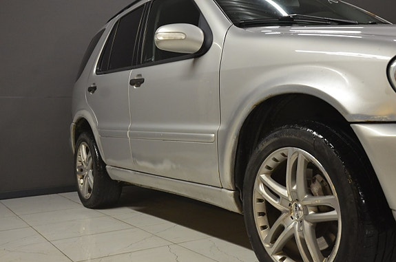Mercedes-Benz ML270 6 of 21