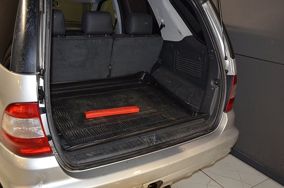 Mercedes-Benz ML270 9 of 21