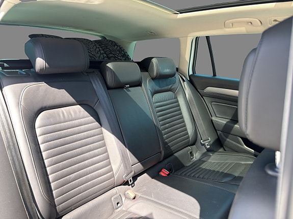 Volkswagen Passat 20 of 22
