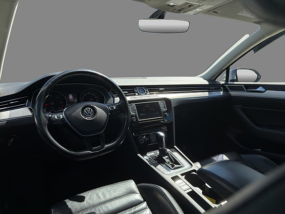 Volkswagen Passat 11 of 22