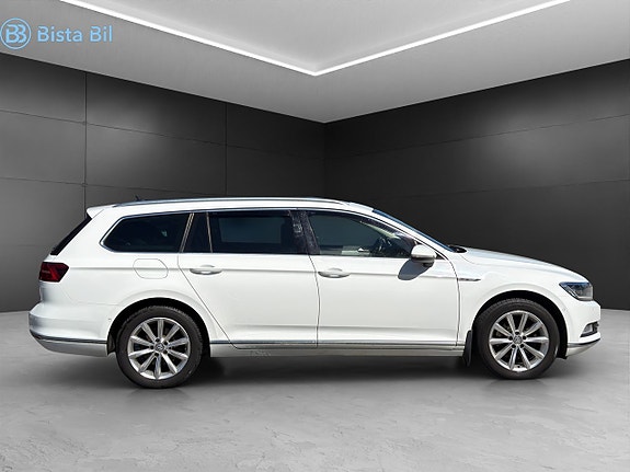 Volkswagen Passat 6 of 22