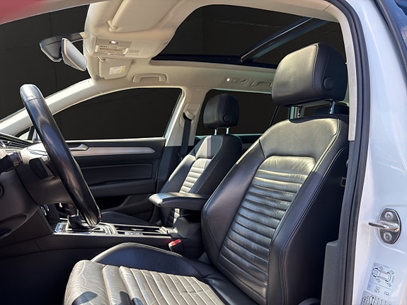 Volkswagen Passat 17 of 22