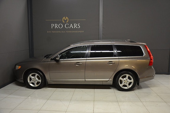 Volvo V70 3 of 5