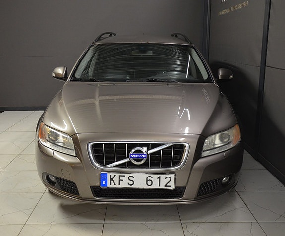 Volvo V70 4 of 5