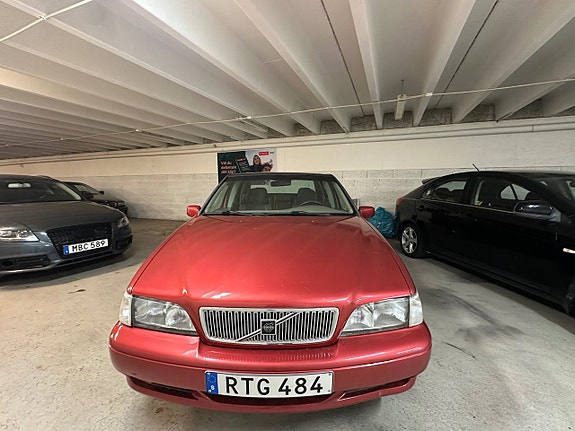 Volvo S70 2 of 5