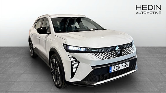 Renault Scenic E-Tech 3 of 5