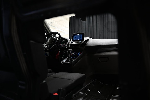 Ford Transit Connect 8 of 26