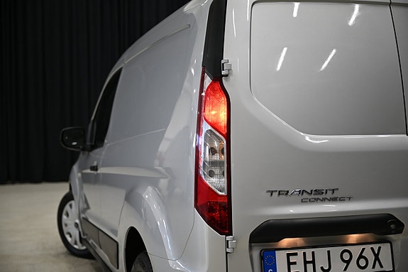 Ford Transit Connect 11 of 26
