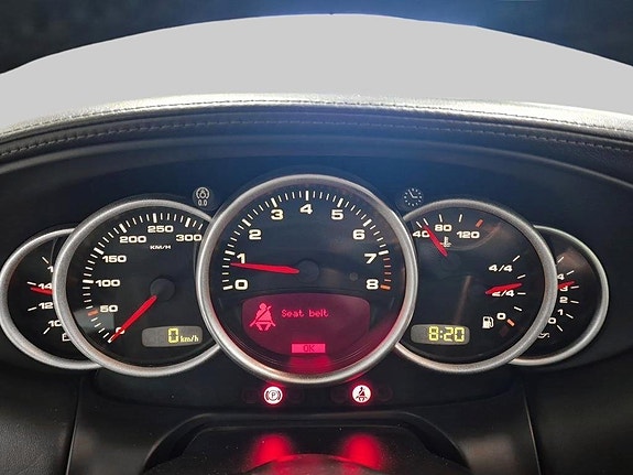 Porsche 911 Carrera 4S 15 of 28