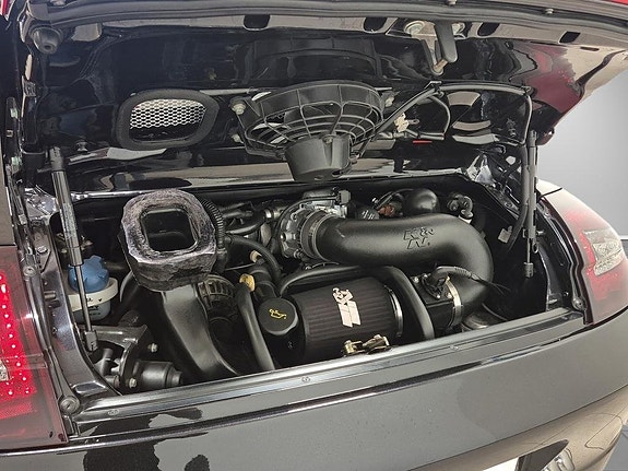 Porsche 911 Carrera 4S 25 of 28
