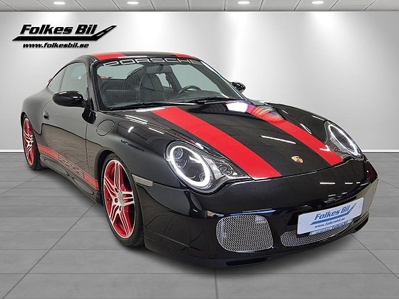 Porsche 911 Carrera 4S 3 of 5