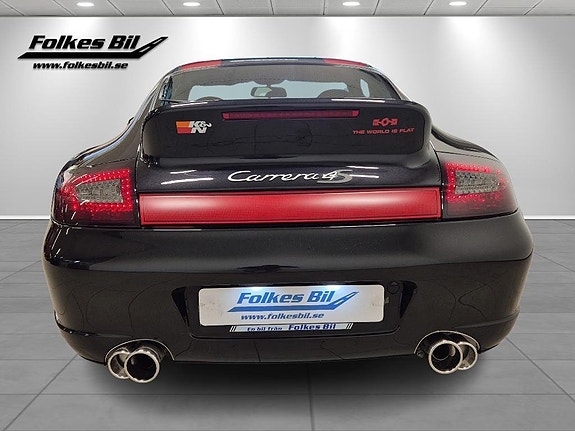 Porsche 911 Carrera 4S 10 of 28