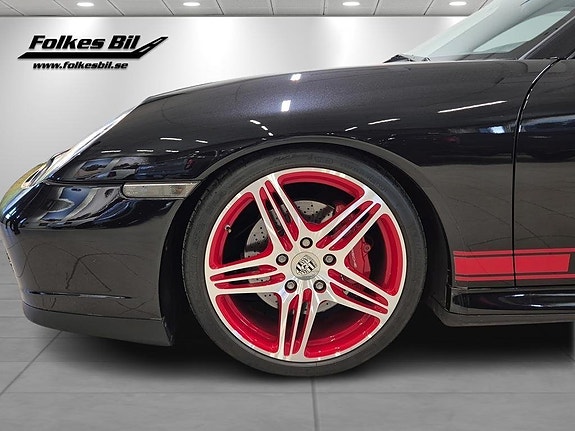 Porsche 911 Carrera 4S 5 of 5