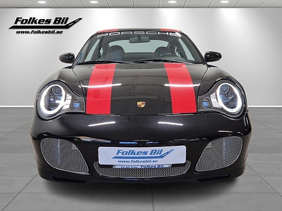 Porsche 911 Carrera 4S 2 of 5