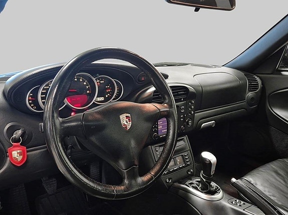 Porsche 911 Carrera 4S 12 of 28