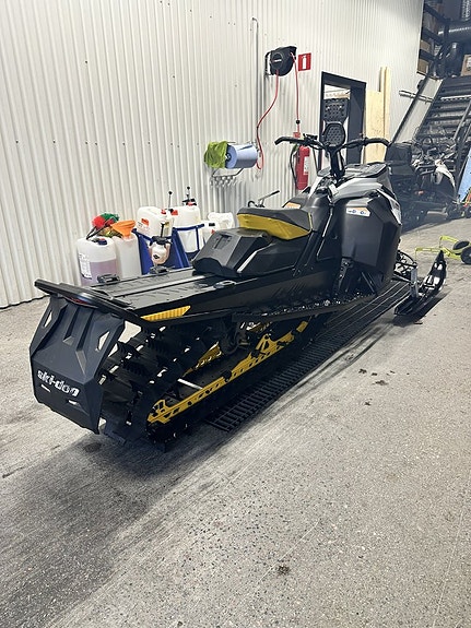 Ski-Doo Summit SP 850E-TEC 146 4 of 4