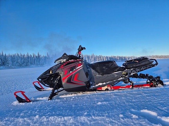 Arctic Cat M8000 Hardcore Alpha One 165" 2 of 5