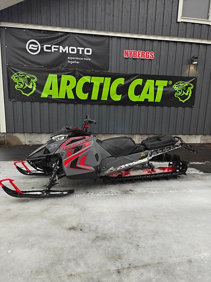 Arctic Cat M8000 Hardcore Alpha One 165" VÅRPRIS