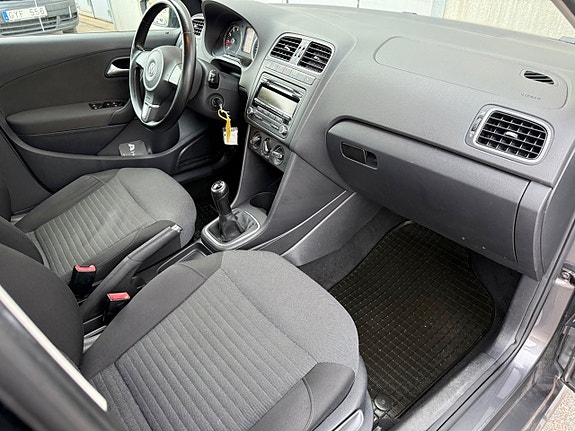 Volkswagen Polo 14 of 16