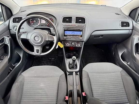 Volkswagen Polo 9 of 16