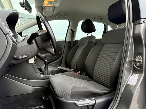 Volkswagen Polo 13 of 16