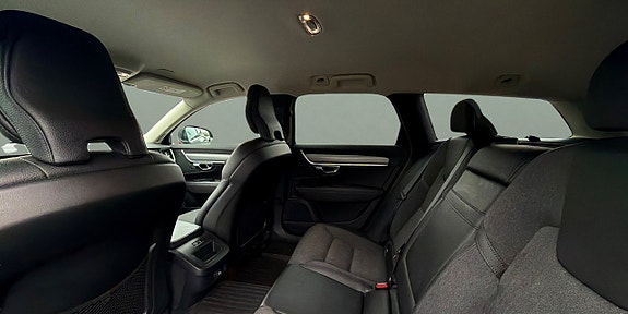 Volvo V90 12 of 29