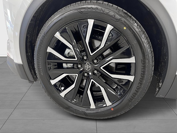Toyota C-HR+ 17 of 19