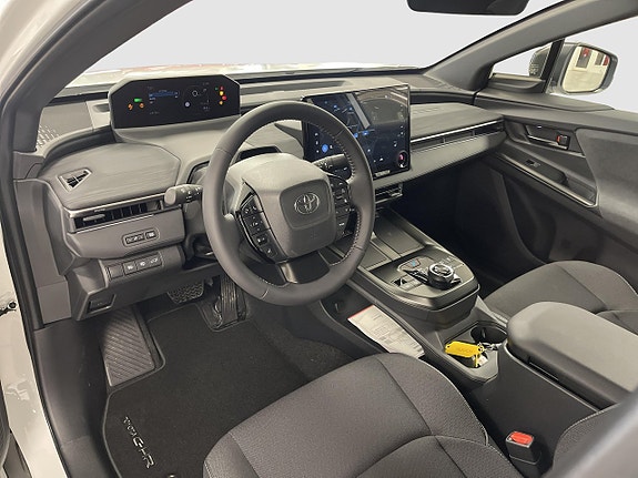 Toyota C-HR+ 7 of 19