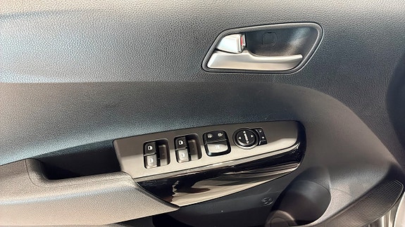 Kia Picanto 2 of 10