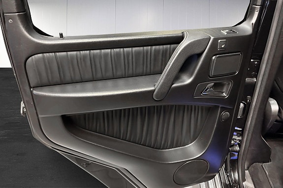 Mercedes-Benz G350 15 of 24