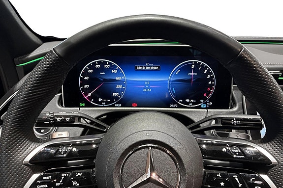 Mercedes-Benz E300 de 6 of 13