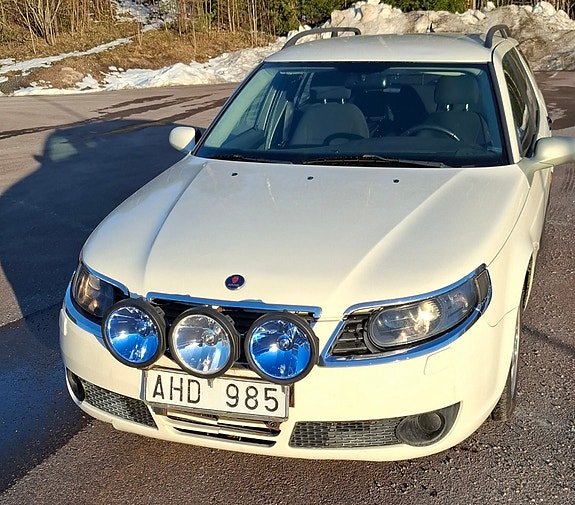 Saab 9-5 2 of 8