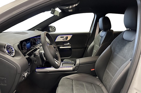 Mercedes-Benz GLA250 e 15 of 26