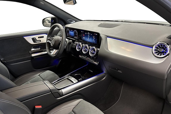 Mercedes-Benz GLA250 e 12 of 26