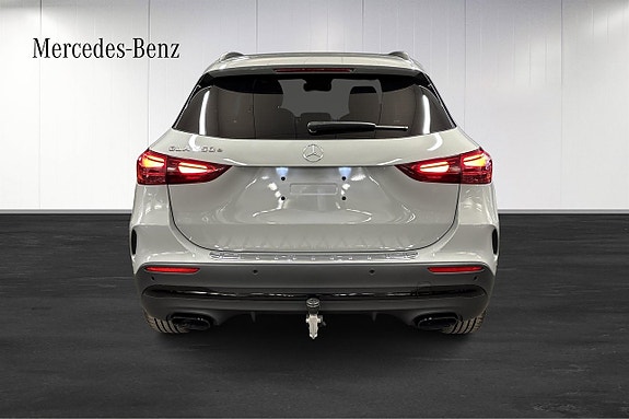 Mercedes-Benz GLA250 e 6 of 26