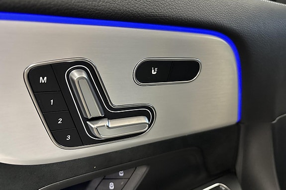 Mercedes-Benz GLA250 e 25 of 26